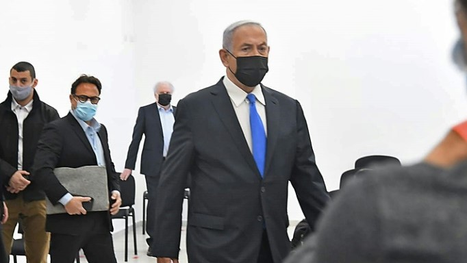 رئيس الوزراء الاسرائيلي بنيامين نتانياهو لدى وصوله إلى المحكمة في القدس بتاريخ 8 فبراير 2021
