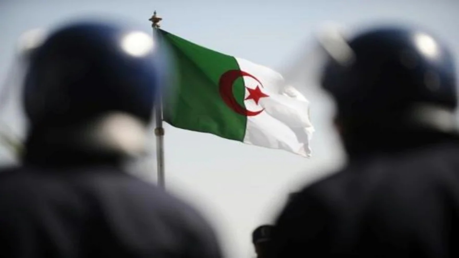 الحراك الجزائري ينظم مسيرة لإحياء الذكرى الثانية للانتفاضة
