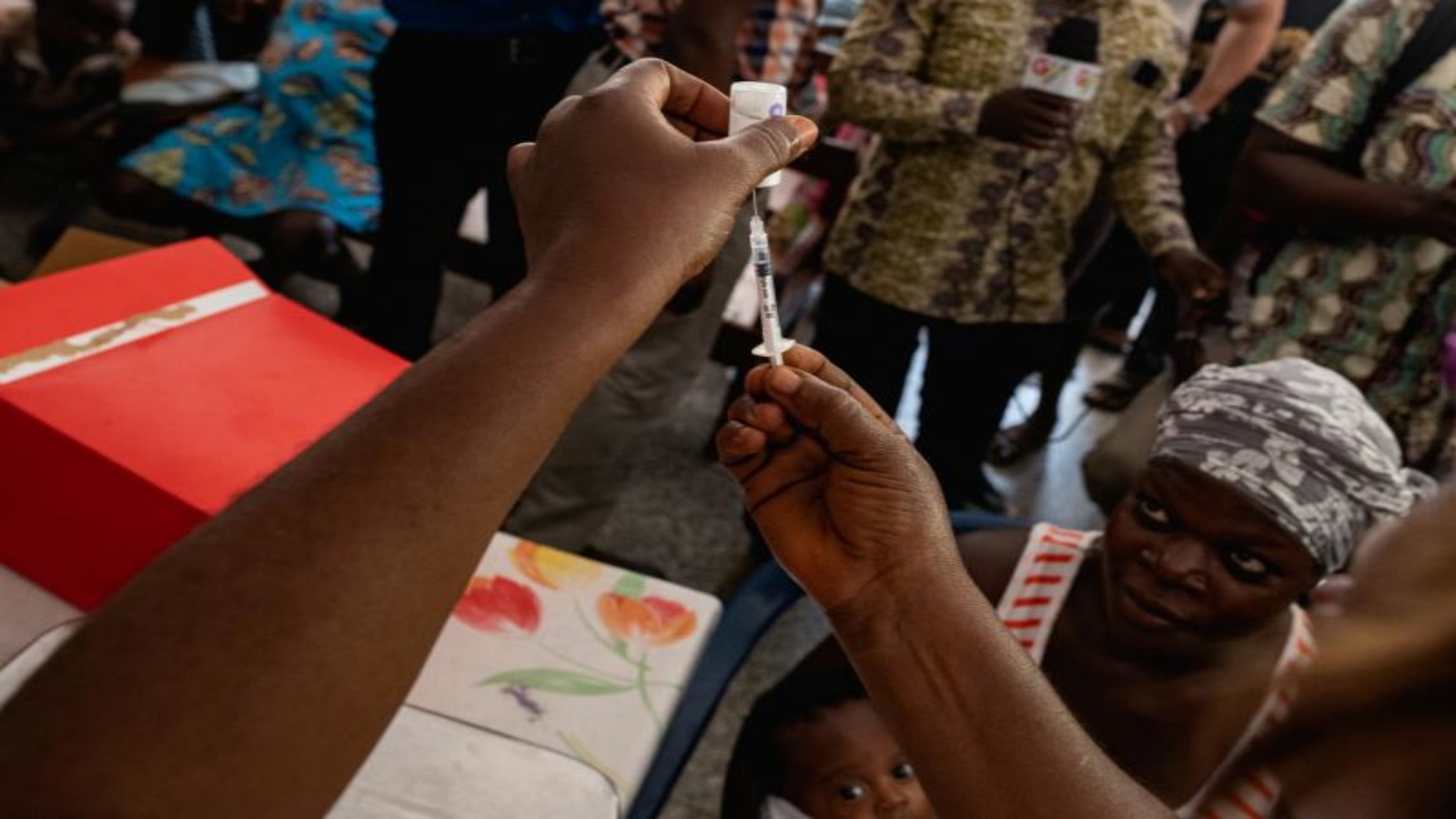 ريطانيا تتعهد بتزويد الدول النامية بفائض اللقاحات 