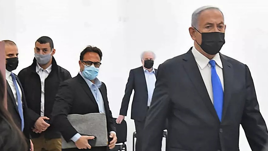 رئيس الوزراء الاسرائيلي بنيامين نتانياهو لدى وصوله إلى المحكمة في القدس بتاريخ 8 فبراير 