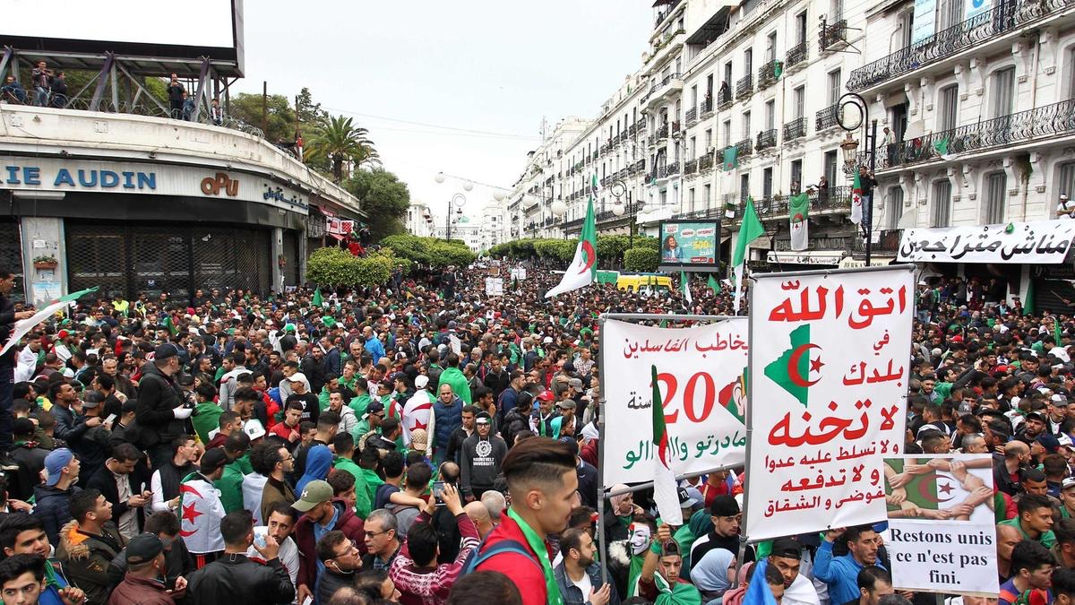 تظاهرة في الجزائر مناهضة للحكومة. أبريل 2019