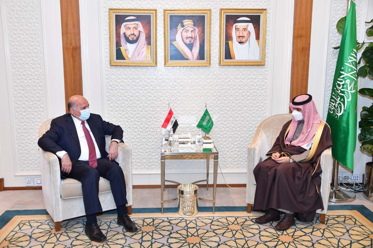 وزيرا الخارجية العراقي والسعودي خلال اجتماعهما في الرياض