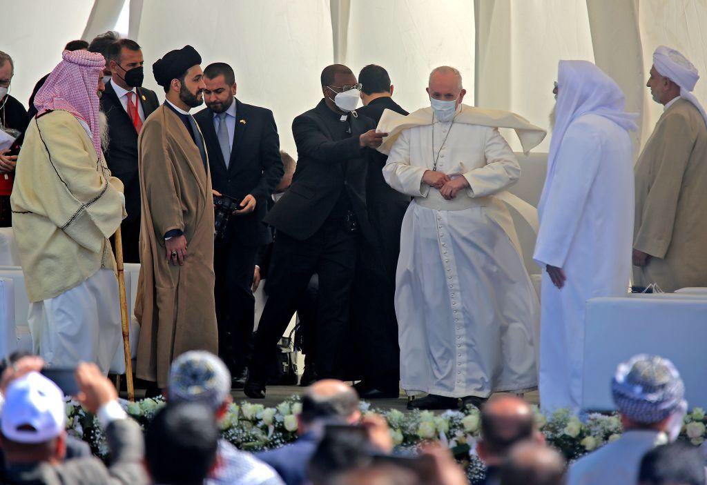 البابا خلال إقامته الصلاة الابراهيمية الموحدة في مدينة اور العراقية الجنوبية