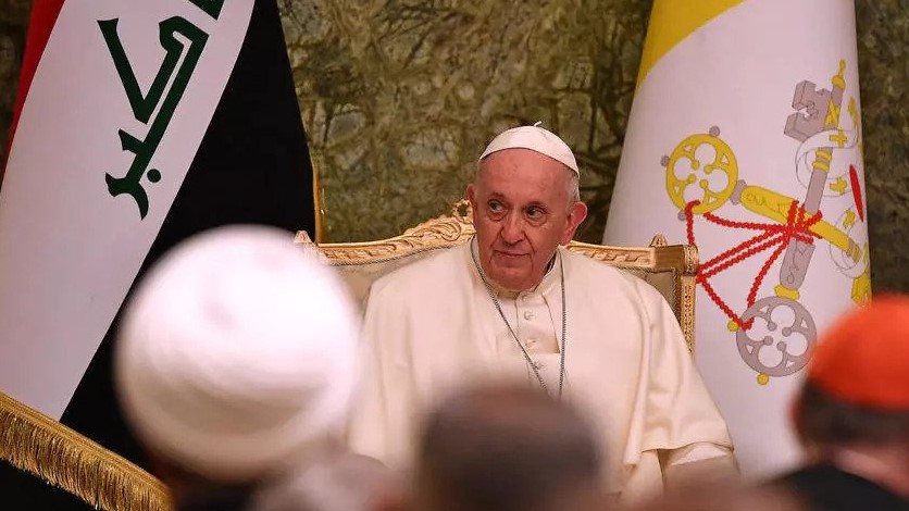 حضر البابا فرانسيس اجتماعًا في القصر الرئاسي العراقي ببغداد الجمعة
