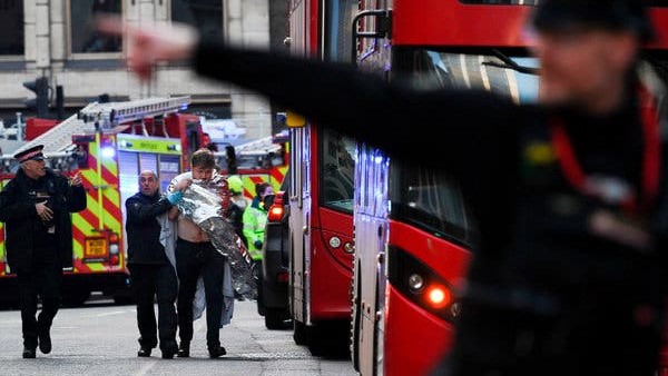 الشرطة البريطانية تعتقل مشتبهًا فيه بعد عملية إرهابية على جسر لندن في 1 ديسمبر 2019