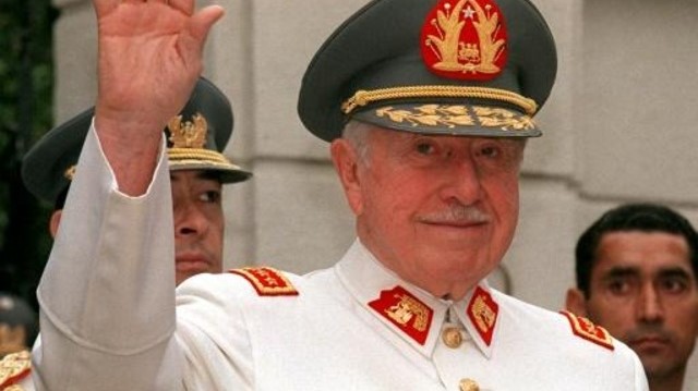 الديكتاتور التشيلي أوغوستو بينوشيه