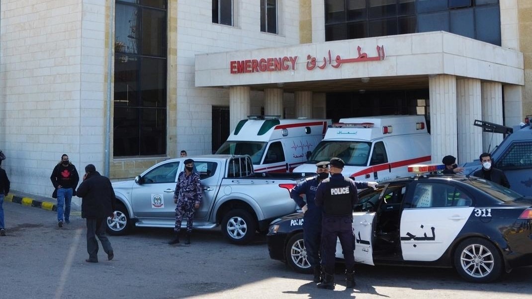 مدخل مستشفى السلط الحكومي