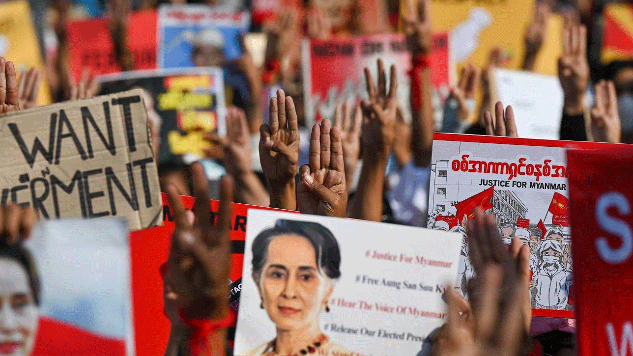 تظاهرة في بورما مندّدة باعتقال الزعيمة أونغ سان سو تشي