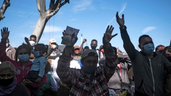 النص يمهد الطريق لتسوية أوضاع 700 ألف مهاجر