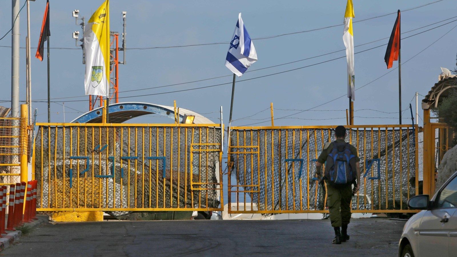 جندي إسرائيلي قرب بوابة روش هنكرا المعروفة أيضًا باسم معبر رأس الناقورة، بين إسرائيل ولبنان في 12 أكتوبر 2020