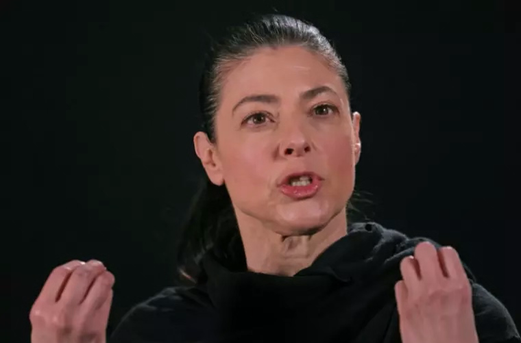 ميراف ميخائيلي هي المرأة الثالثة التي تتزعم الحزب على مدى خمسين عاما