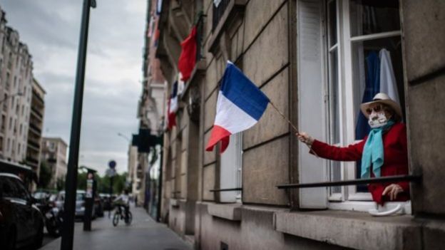 كورونا: الإغلاق التام شهراً في باريس ومناطق أخرى