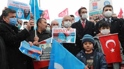 حراك للأويغور في اسطنبول احتجاجًا على زيارة وزير الخارجية الصيني