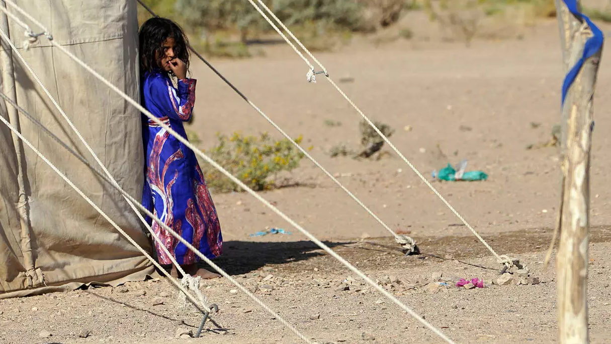 طفلة في مخيم للنازحين على أطراف مدينة مأرب اليمنية