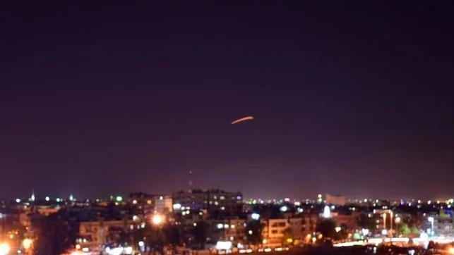 وكالة سانا تقول ان بعض الصواريخ اطلقتها طائرات حربية اسرائيلية حلقت فوق لبنان 