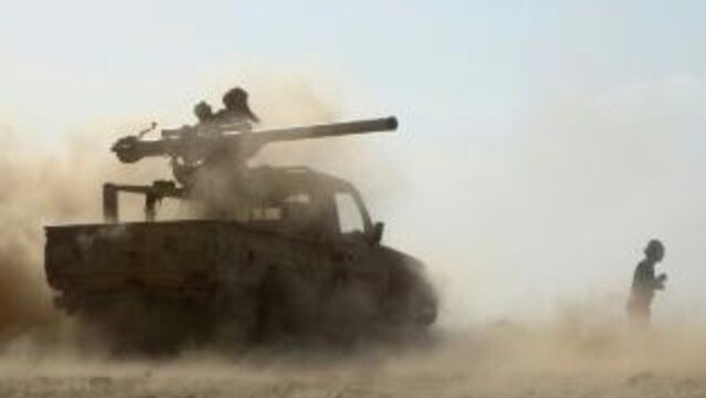قوات حكومية يمنية خلال المعارك في مأرب بتاريخ 14 فبراير 2021