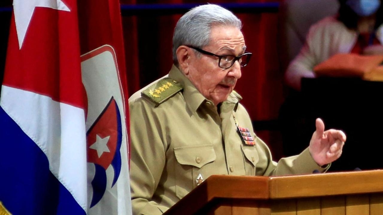 الرئيس الكوبي السابق راؤول كاسترو خلال المؤتمر الثامن للحزب الشيوعي في العاصمة هافانا 16 أبريل/نيسان 2021