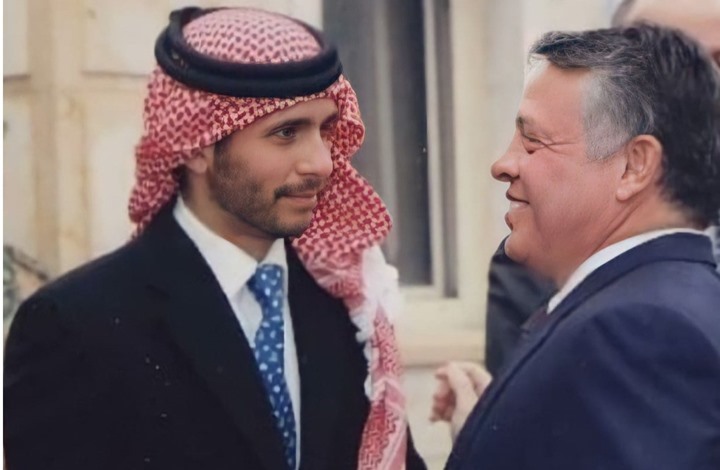 العاهل الأردني عبدالله الثاني والأخ غير الشقيق حمزة بن الحسين 