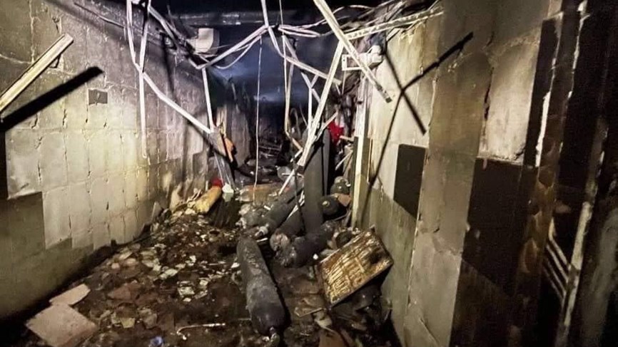 ركام حريق مستشفى ابن الخطيب في بغداد المحترق السبت الماضي