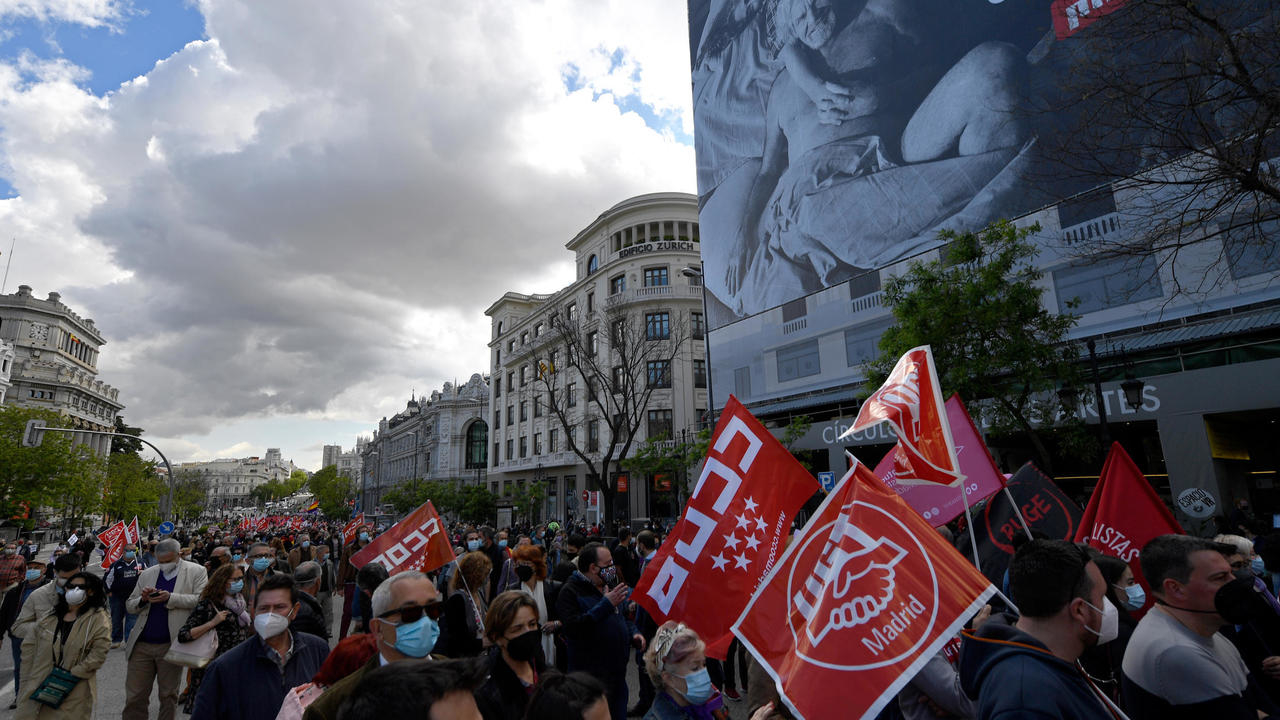 لقطة من مسيرة عيد العمال في مدريد بتاريخ 1 أيار/مايو 2021