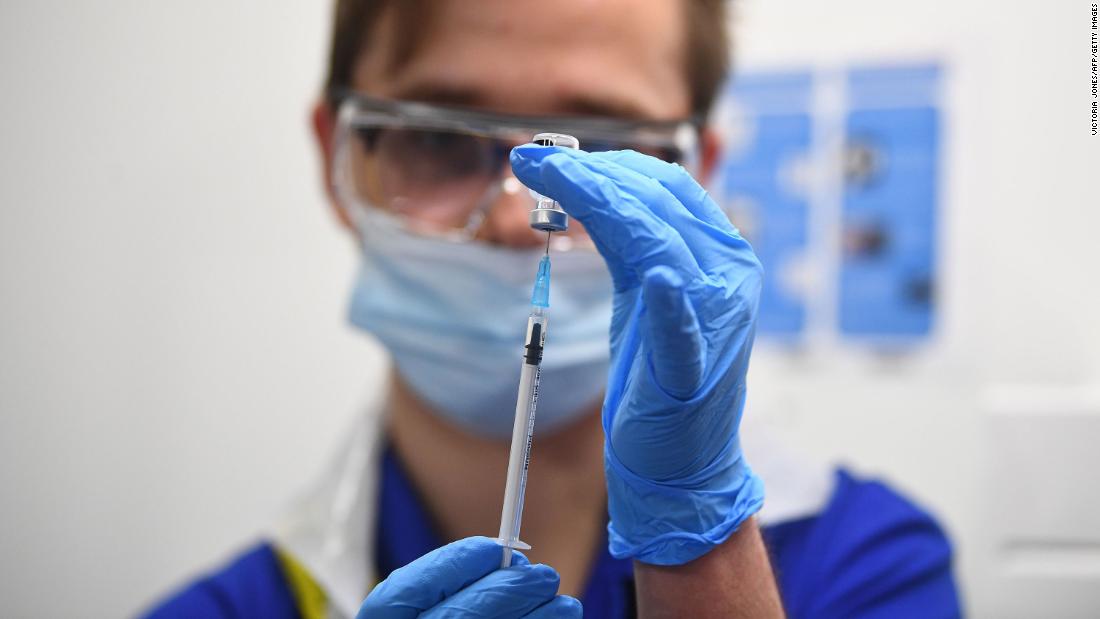 التلطعيم ضد كورونا مستمر بتصاعد في بريطانيا 
