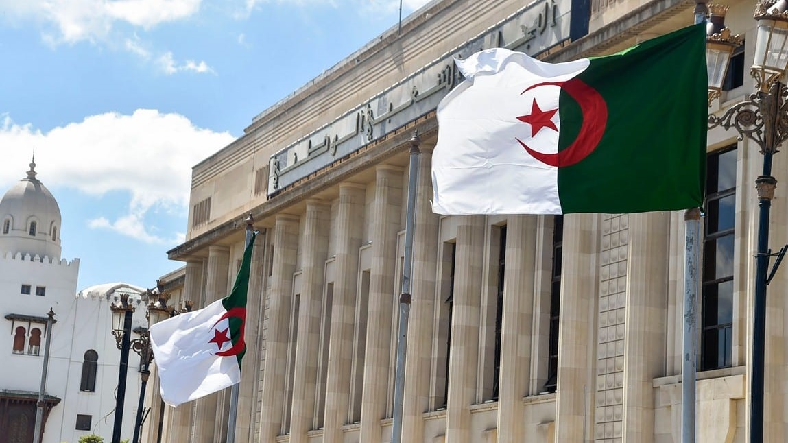 تنتظر الجزائر اعتذار فرنسا على 