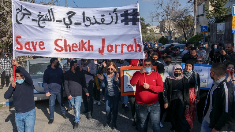 مظاهرة مطالبة بانقاذ المنازل في حي الشيخ جراح