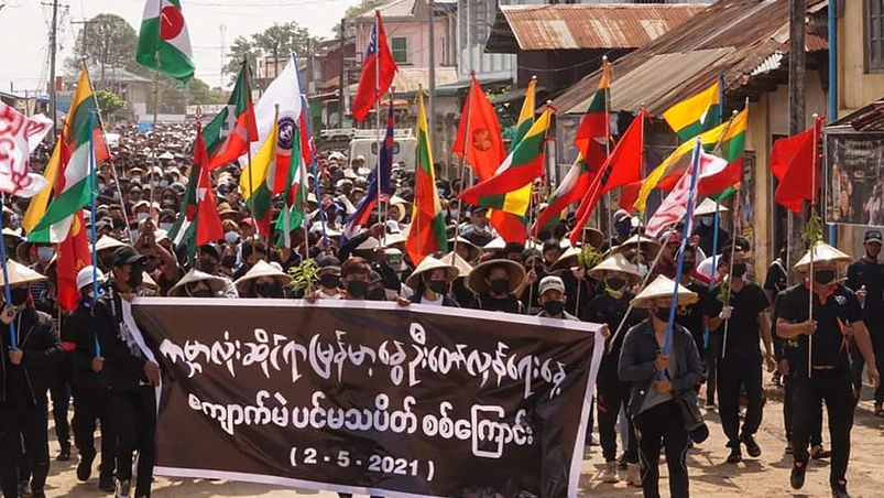 تشهد جميع أنحاء بورما تظاهرات شبه يومية