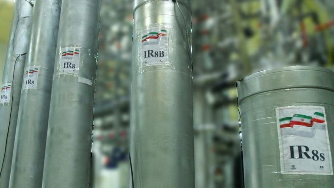 صورة من الأرشيف لأجهزة في منئأة نووية إيرانية