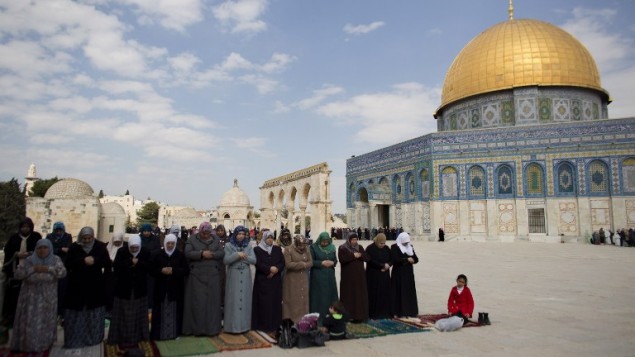 صلاة جماعية المسجد الاقصى في القدس