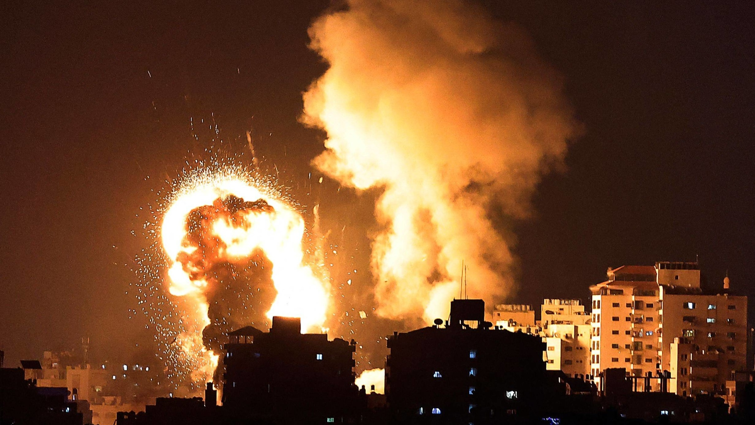 القصف الاسرائيلي على غزة ليلا