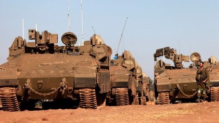 إسرائيل تحشد قواتها على حدود غزة