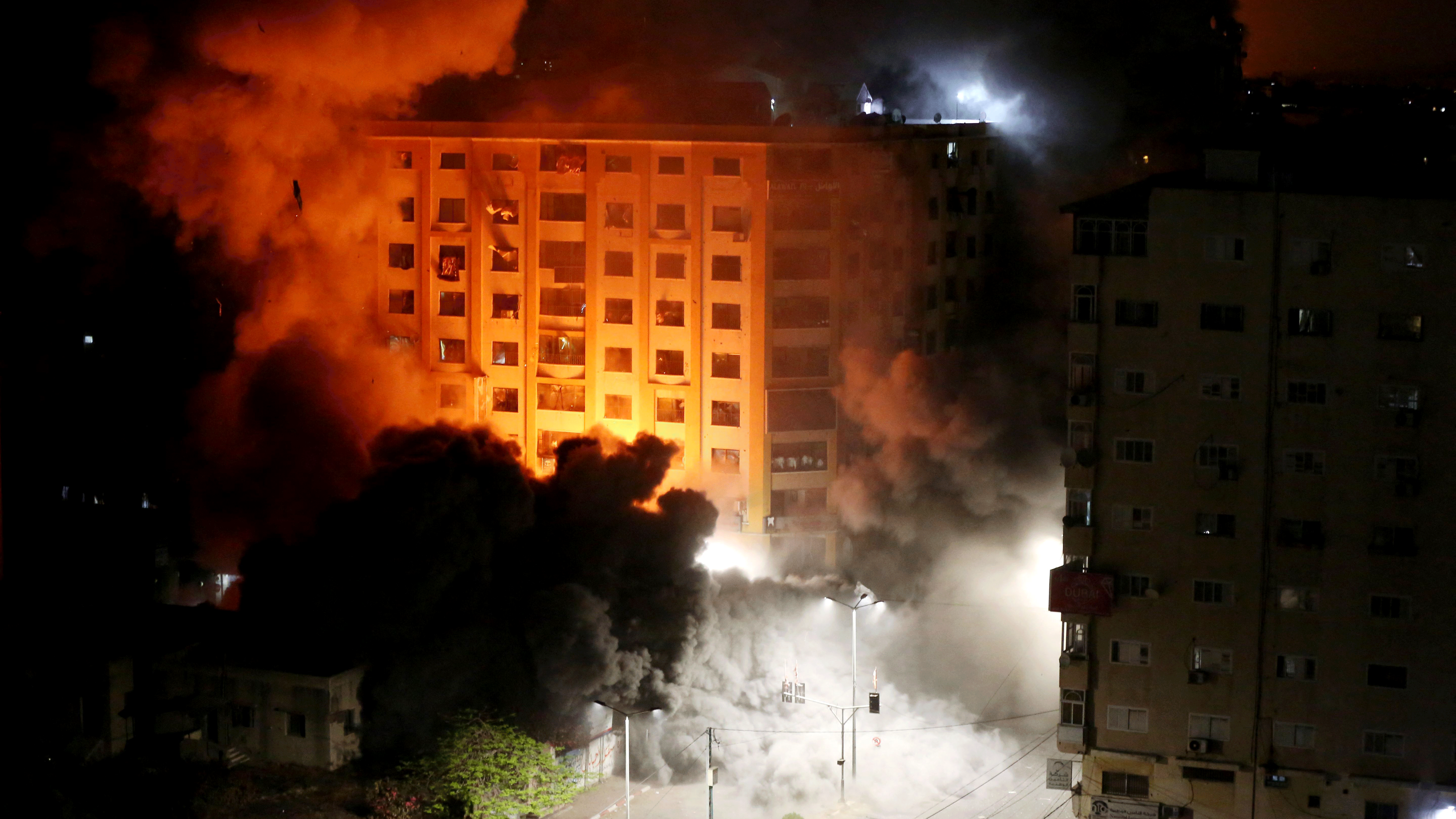 البرج السكني الذي استهدفته غارة إسرائيلية في غزة