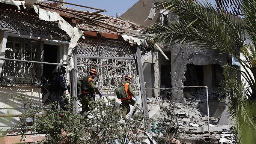 جانب من الدمار الذي حلفته صواريخ حماس في إسرائيل
