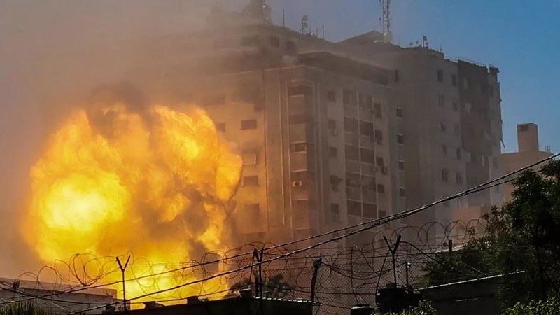 نيران القصف المدفعي الإسرائيلي على غزة الأحد