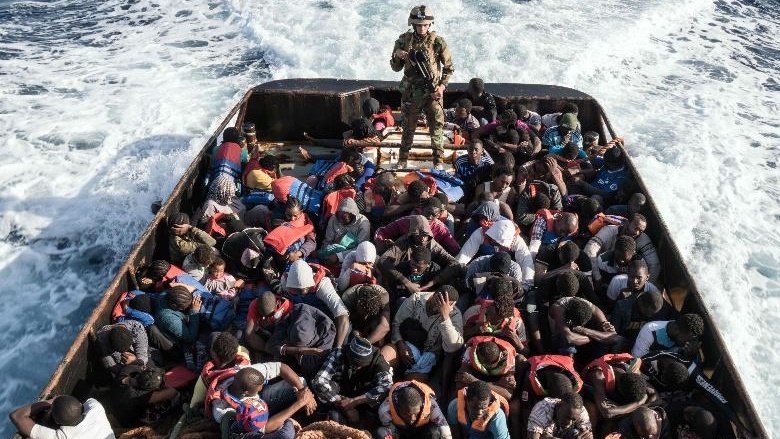 تقوم السلطات التونسية بصفة متواصلة بعمليات انقاذ لمهاجرين يبحرون من ليبيا باتجاه السواحل الأوروبية