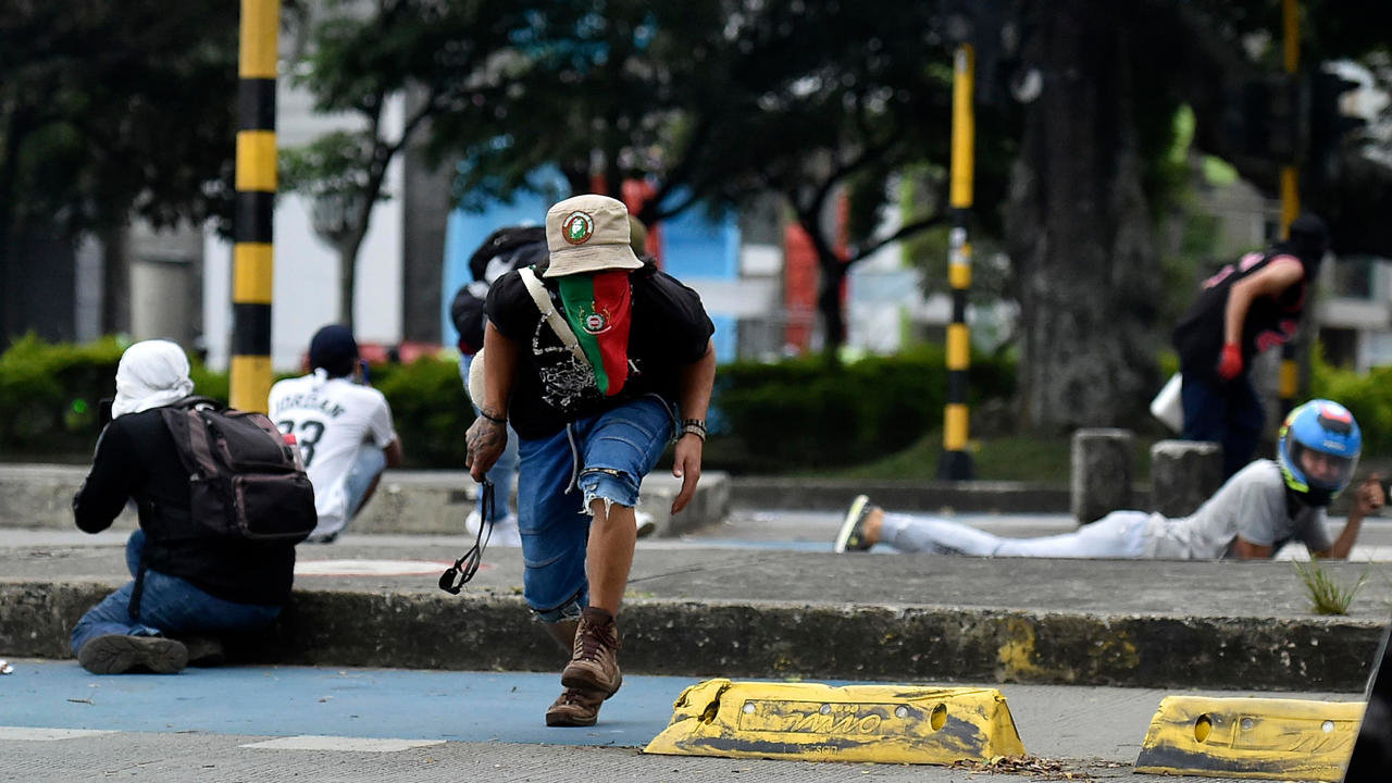 مواجهات بين متظاهرين والشرطة في كالي في كولومبيا في 28 أيار/مايو 2021