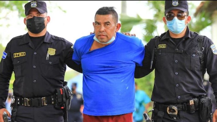 الشرطي السابق هوغو أوسوريو السفاح الأسوأ في تاريخ السلفادور