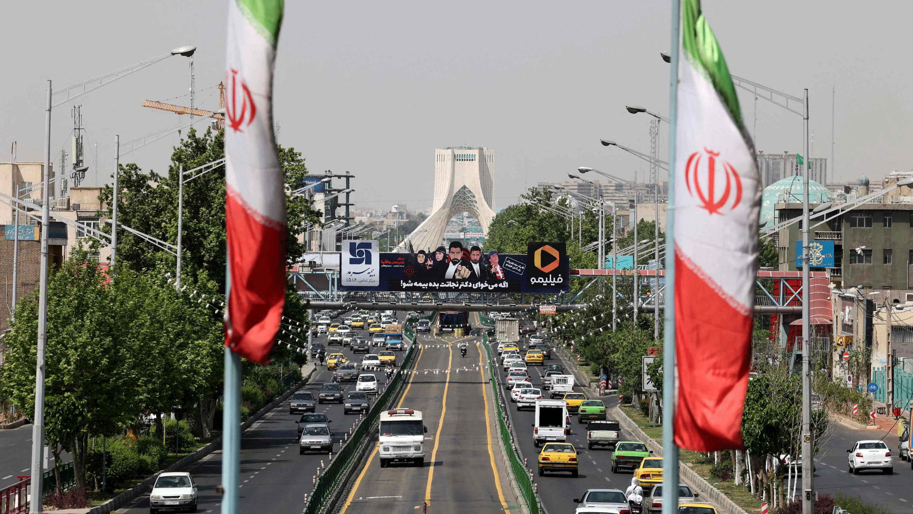 شارع رئيسي في طهران في 20 نيسان/أبريل 2021