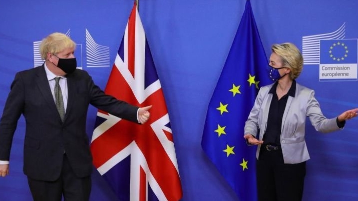 رئيس الوزراء البريطاني بوريس جونسون ورئيسة الإتحاد الأوروبي أورسولا فون دير لاين