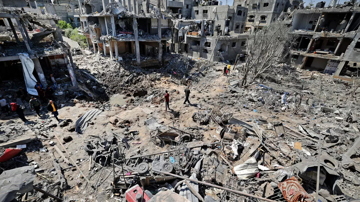 دمار نتيجة غارات إسرائيلية في بيت حانون في شمال قطاع غزة