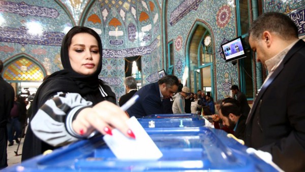 إيران للانتخابات الرئاسية الثالثة عشرة يوم الجمعة 