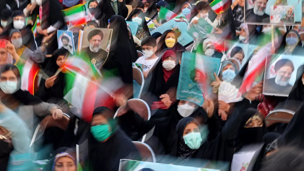 لقطة من تجمع انتخابي مؤيد للمرشح الى الانتخابات الرئاسية الإيرانية ابراهيم رئيسي