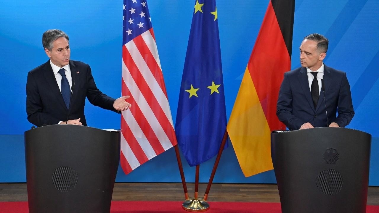 وزير الخارجية الاميركي انتوني بلينكن ونظيره الألماني هايكو ماس خلال مؤتمر صحافي في برلين في 23 حزيران/يونيو 2021