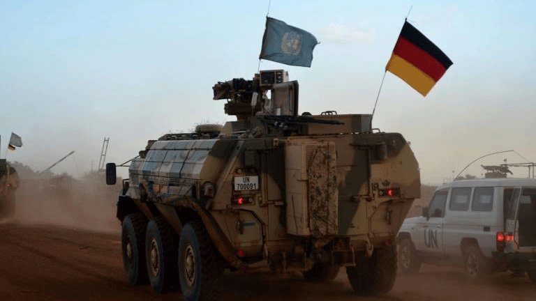 وزيرة الدفاع الالمانية أنغريت كرامب-كارينباور قالت إن 12 من المصابين هم من الألمان، وثلاثة منهم اصاباتهم حرجة