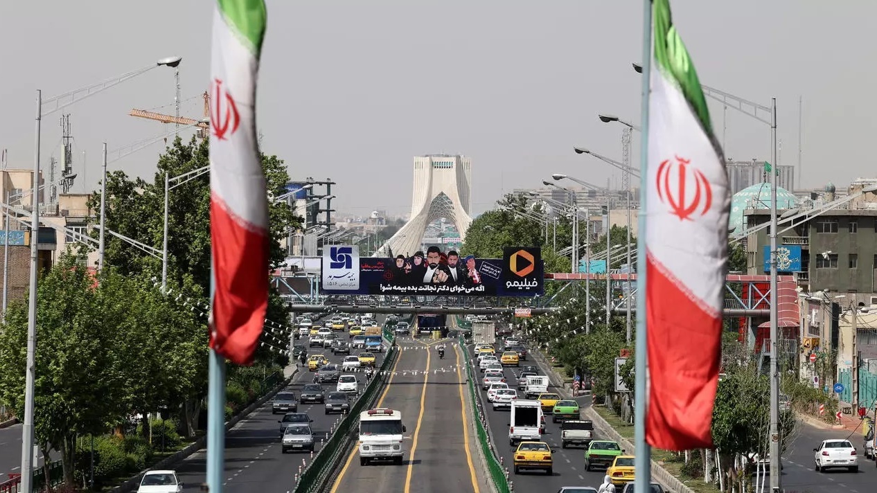 جادة أزادي في العاصمة الإيرانية طهران بتاريخ 20 نيسان/ابريل 2021