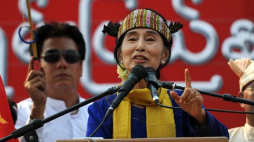 صورة من الأرشيف للزعيمة البورمية المدنية أونغ سان سو تشي