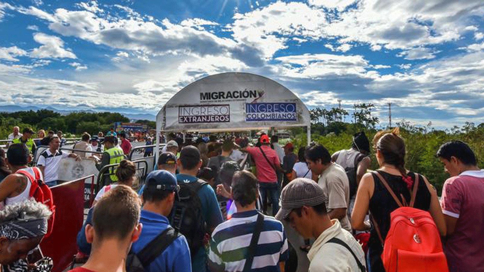 نازحون فنزويليون من لا فيكتوريا، ولاية أبوري، لجأوا إلى أراوكيتا، كولومبيا، في 26 آذار/مارس 2021