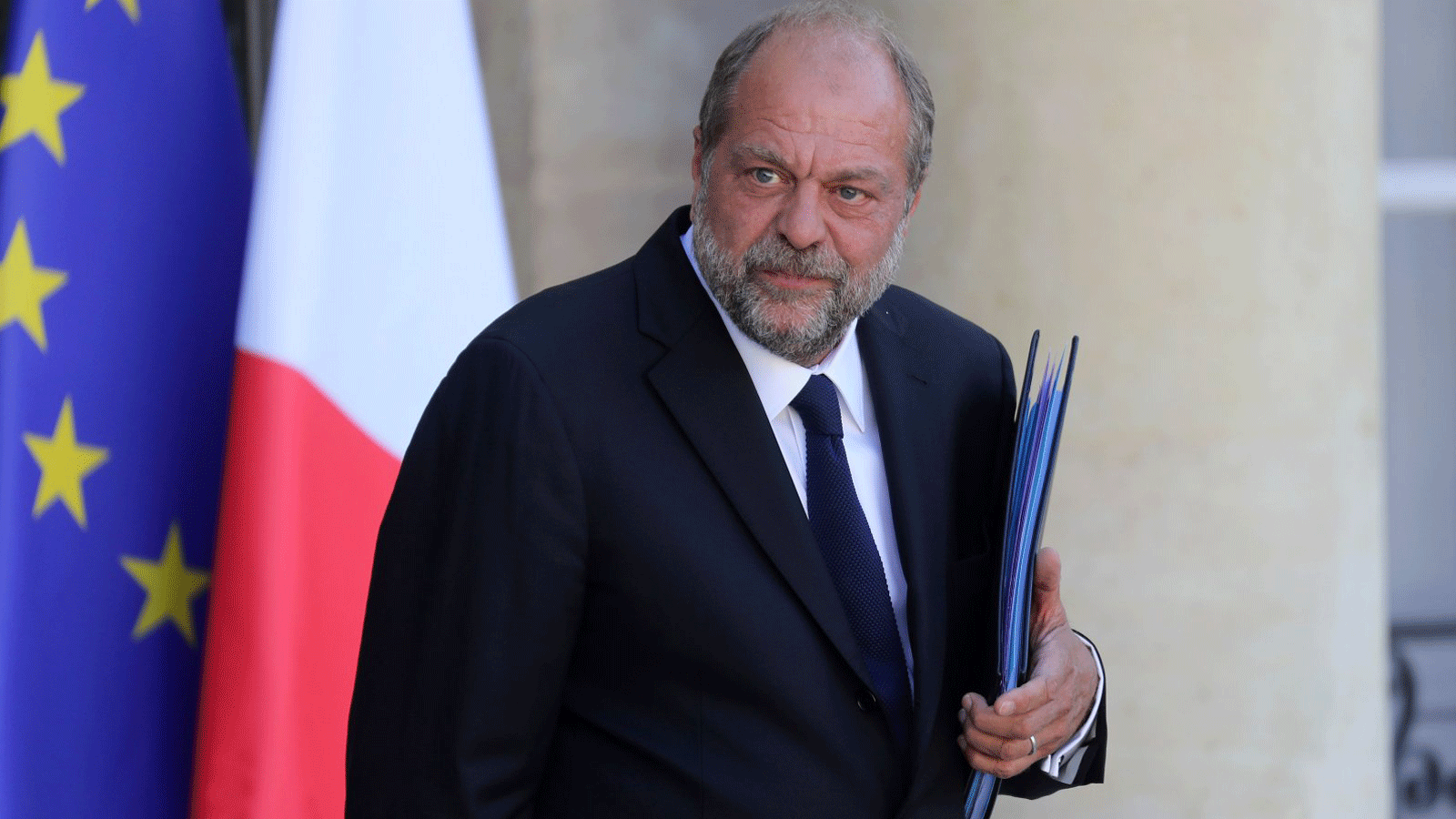 وزير العدل الفرنسي إريك-دوبوند موريتي يغادر أول اجتماع أسبوعي لمجلس الوزراء بعد التعديل الحكومي، في قصر الإليزيه/ باريس، 7 تموز/يوليو 2020