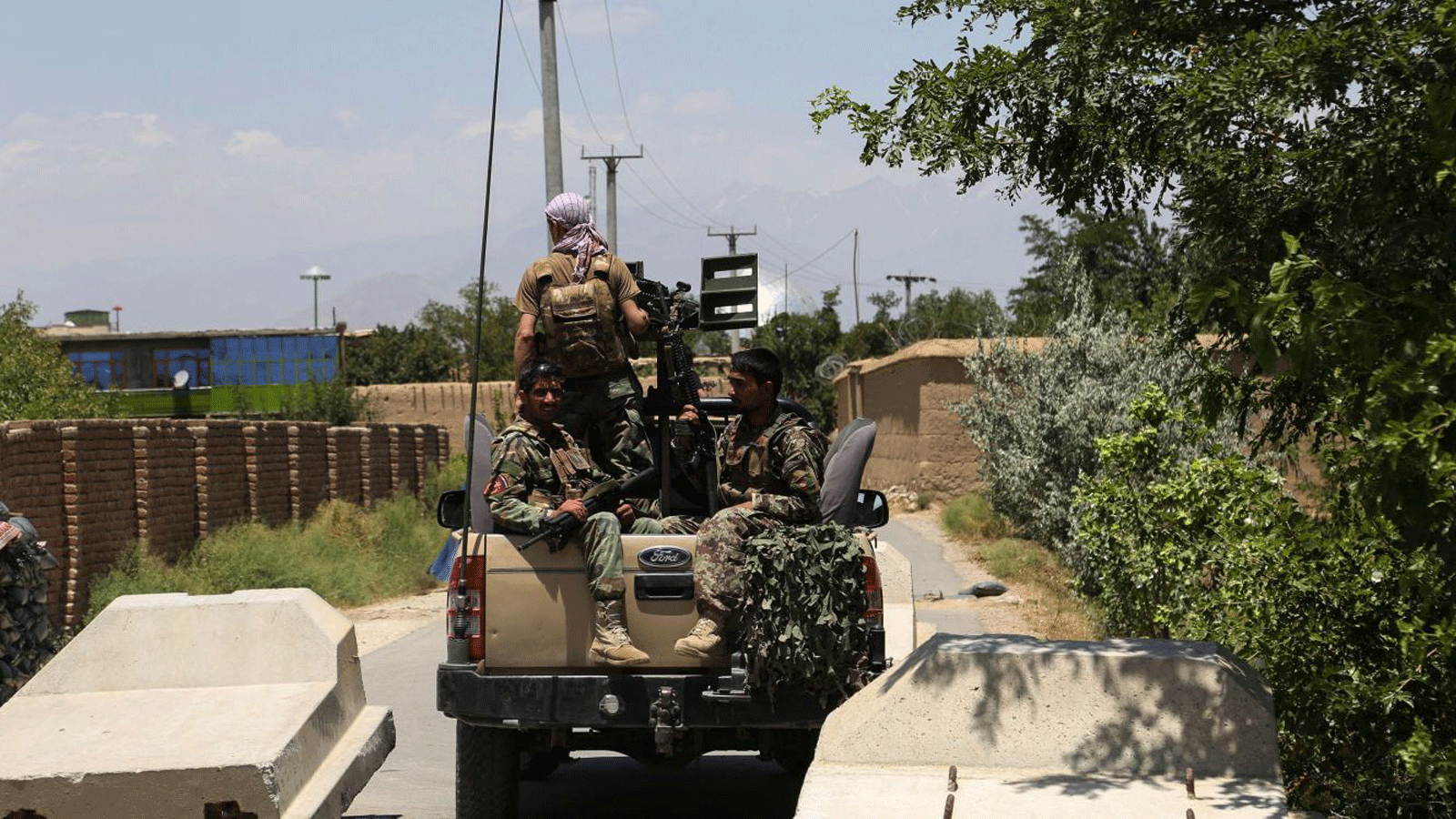 جنود أفغان يفرون إلى البلدان والمناطق المجاورة 4 تموز/ يوليو 2021